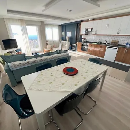 Deniz Manzarali Evi Apartmán