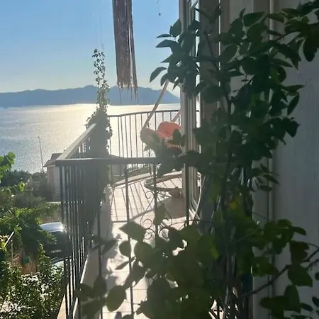 Deniz Manzarali Evi Kas